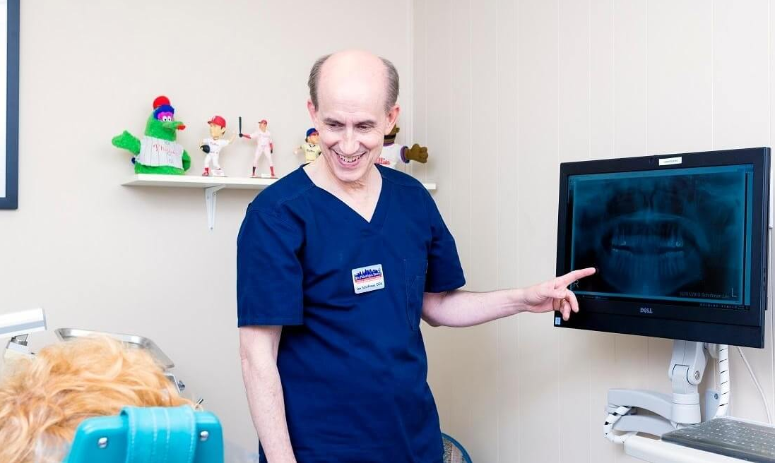 Dr. Lee Schriftman at his Philadelphia Dentist